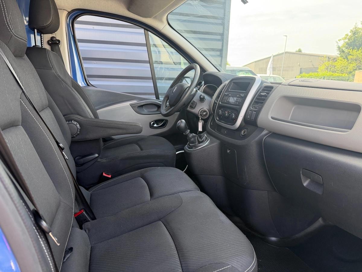 Renault Trafic 2017 - vue 12