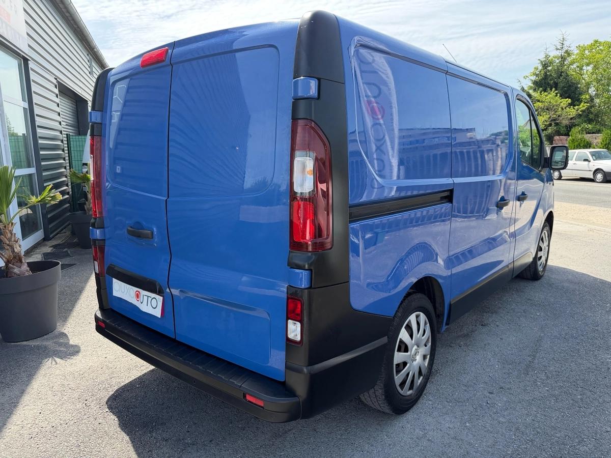 Renault Trafic 2017 - vue 2