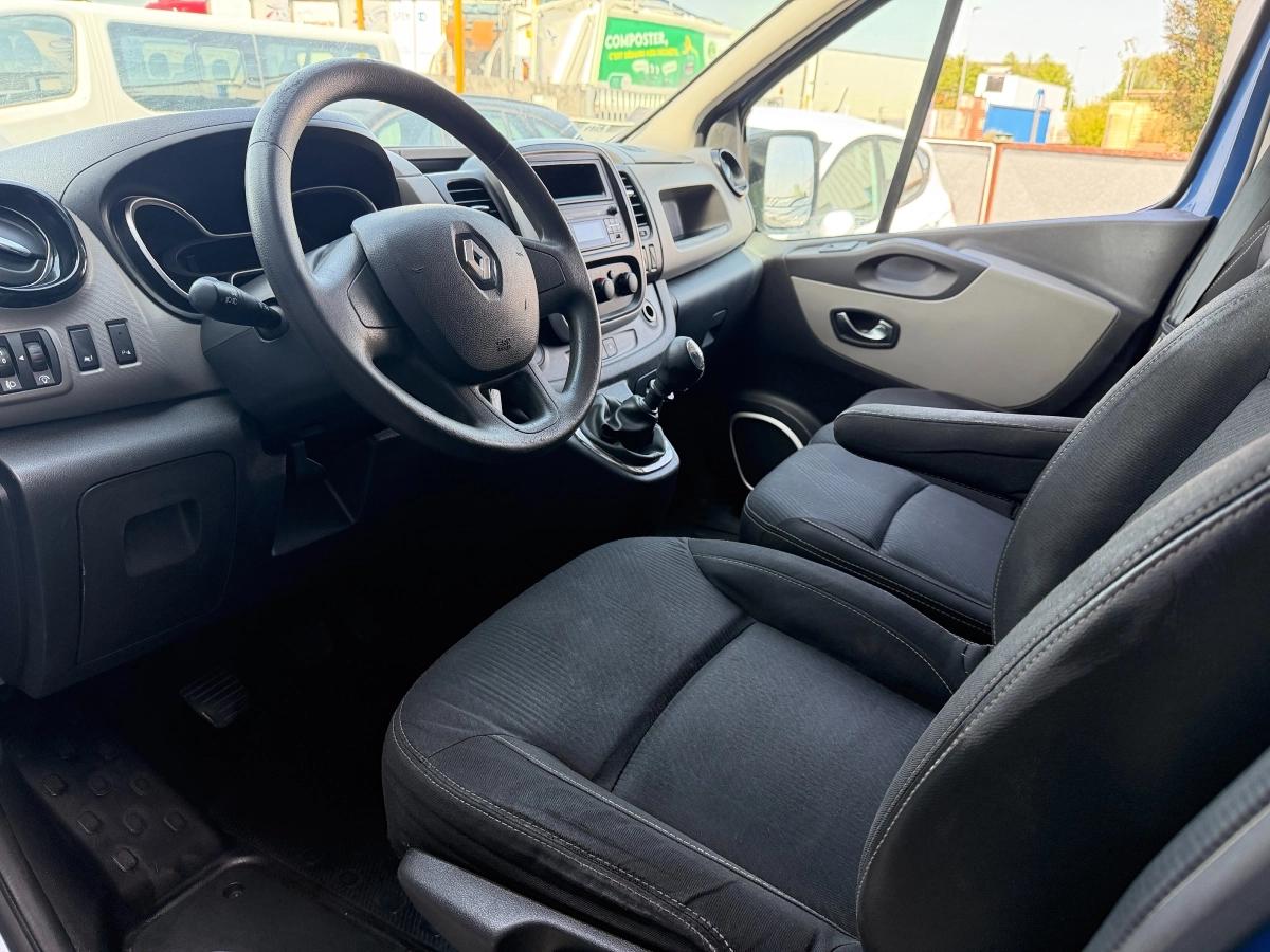 Renault Trafic 2017 - vue 8