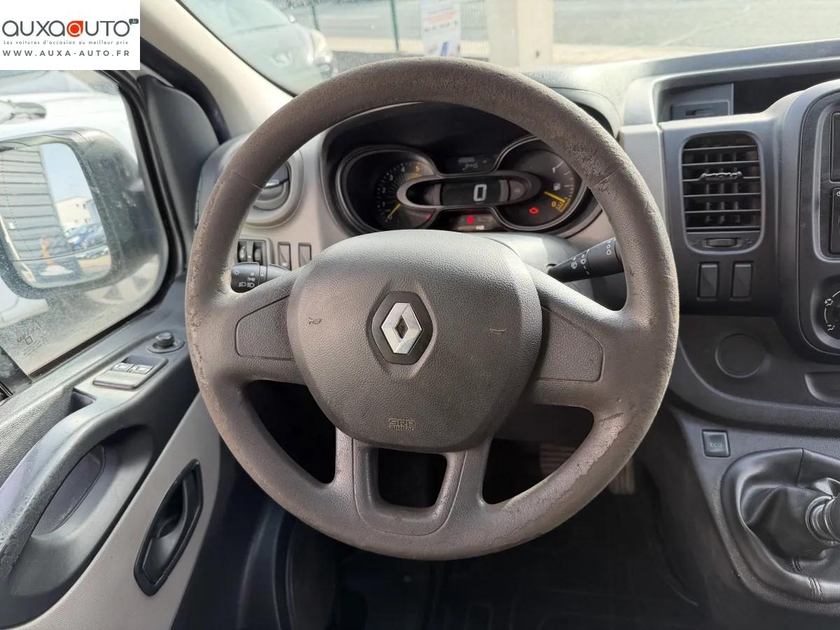 Renault Trafic Vu FOURGON 1.6 DCI 90 L1H1 2015 - vue 14