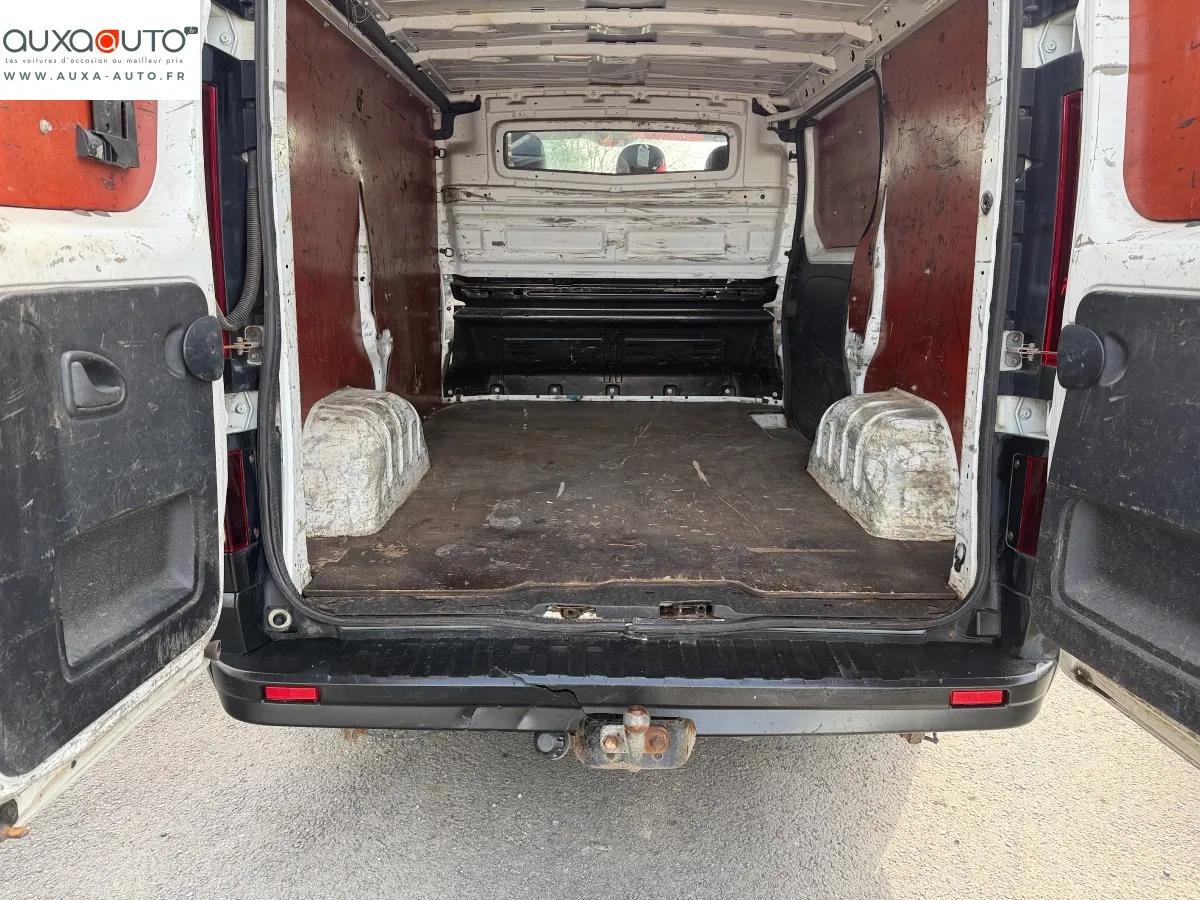 Renault Trafic Vu FOURGON 1.6 DCI 90 L1H1 2015 - vue 17
