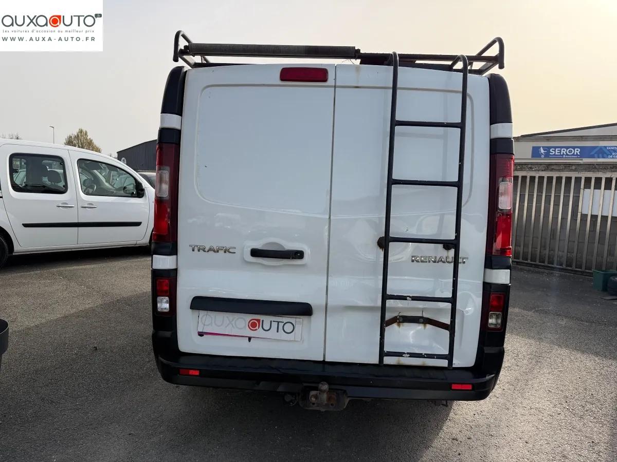 Renault Trafic Vu FOURGON 1.6 DCI 90 L1H1 2015 - vue 4