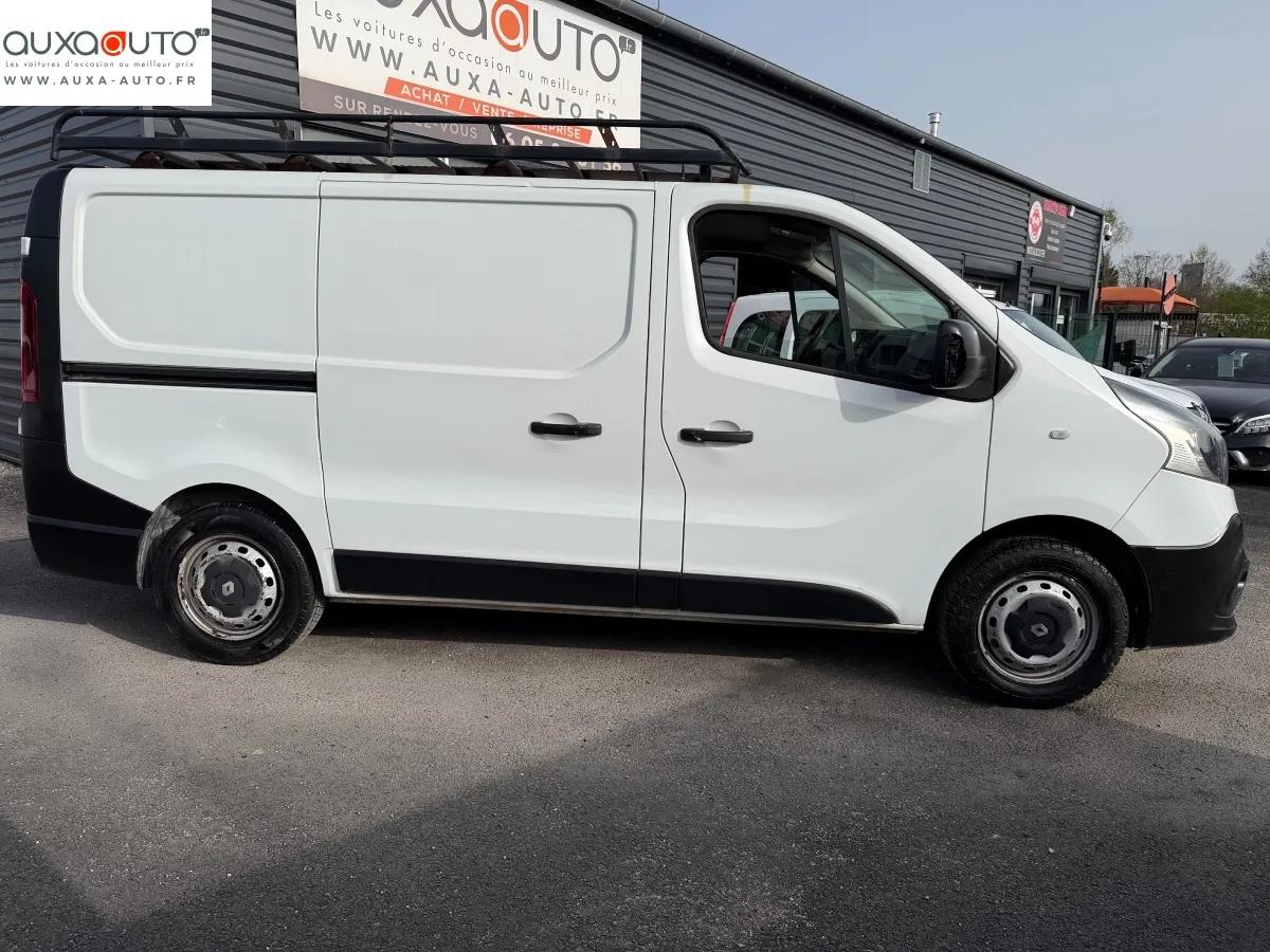 Renault Trafic Vu FOURGON 1.6 DCI 90 L1H1 2015 - vue 5