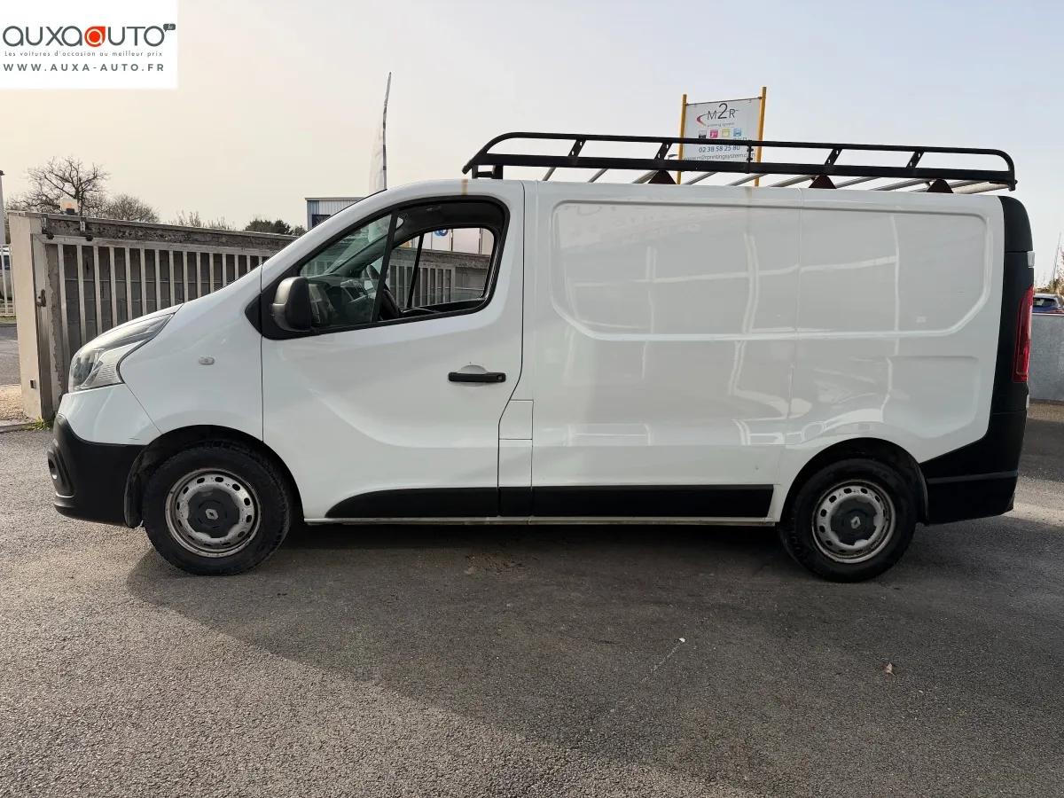 Renault Trafic Vu FOURGON 1.6 DCI 90 L1H1 2015 - vue 9
